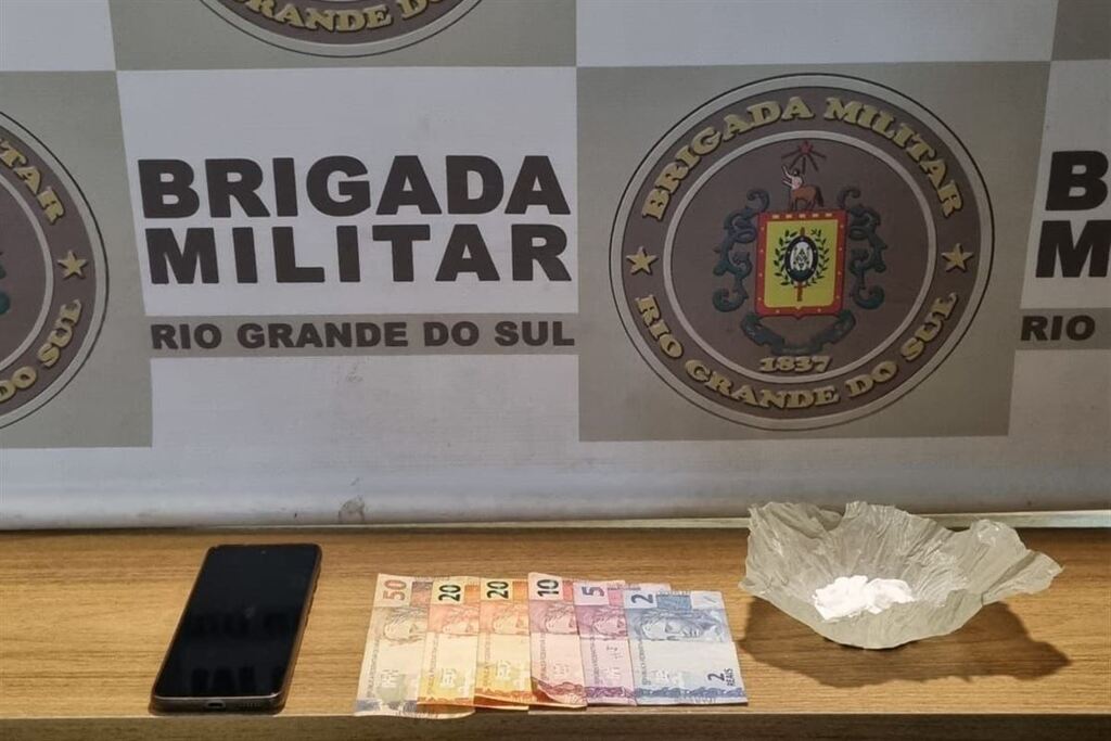 Homem é preso por tráfico de drogas no Bairro Itararé em Santa Maria