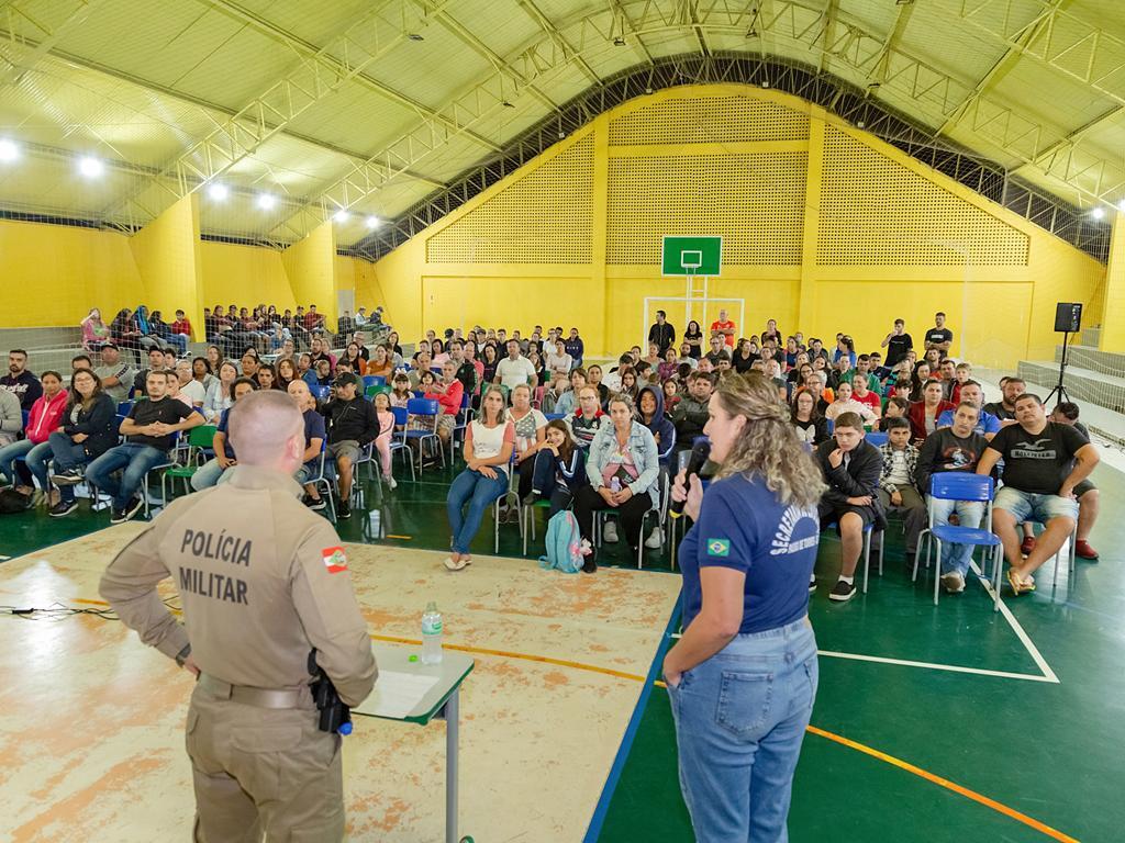 PALESTRAS SOBRE A SEGURANÇA NAS ESCOLAS ESTÃO SENDO REALIZADAS EM PASSO DE TORRES