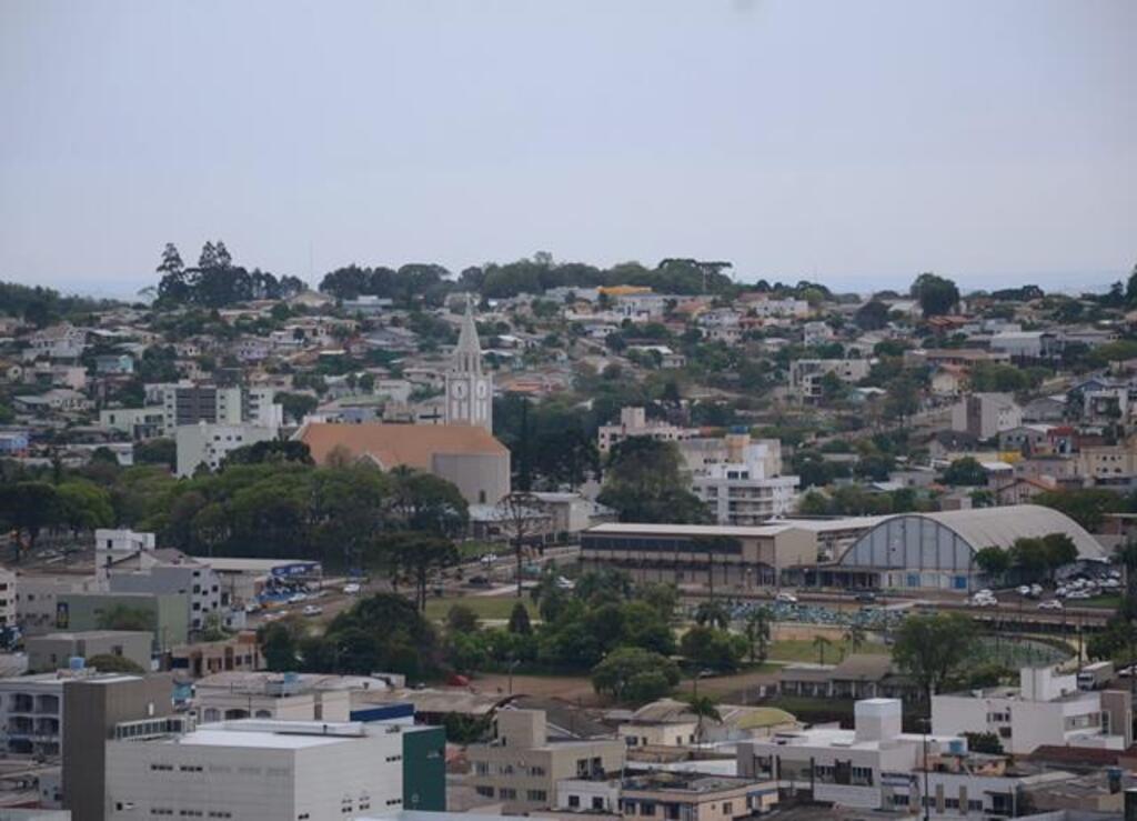 Aumento de temperaturas, sol entre nuvens e chuva