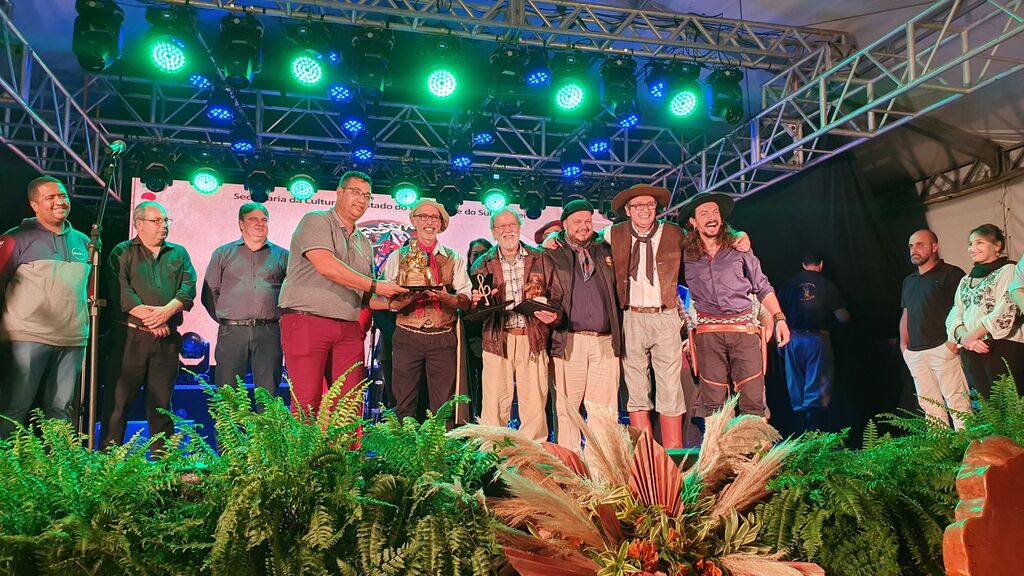 Divulgação - DP - Robledo Martins levou também o título de melhor intérprete do festival