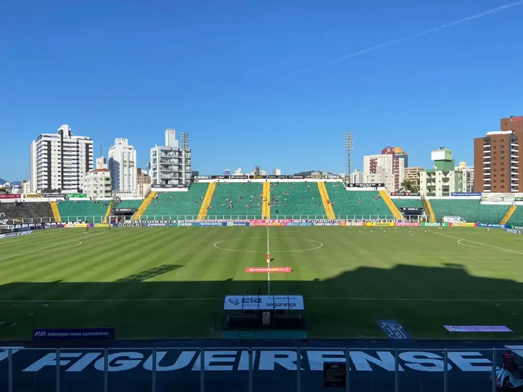 Figueirense x Paysandu: veja onde assistir ao vivo, horário e escalações