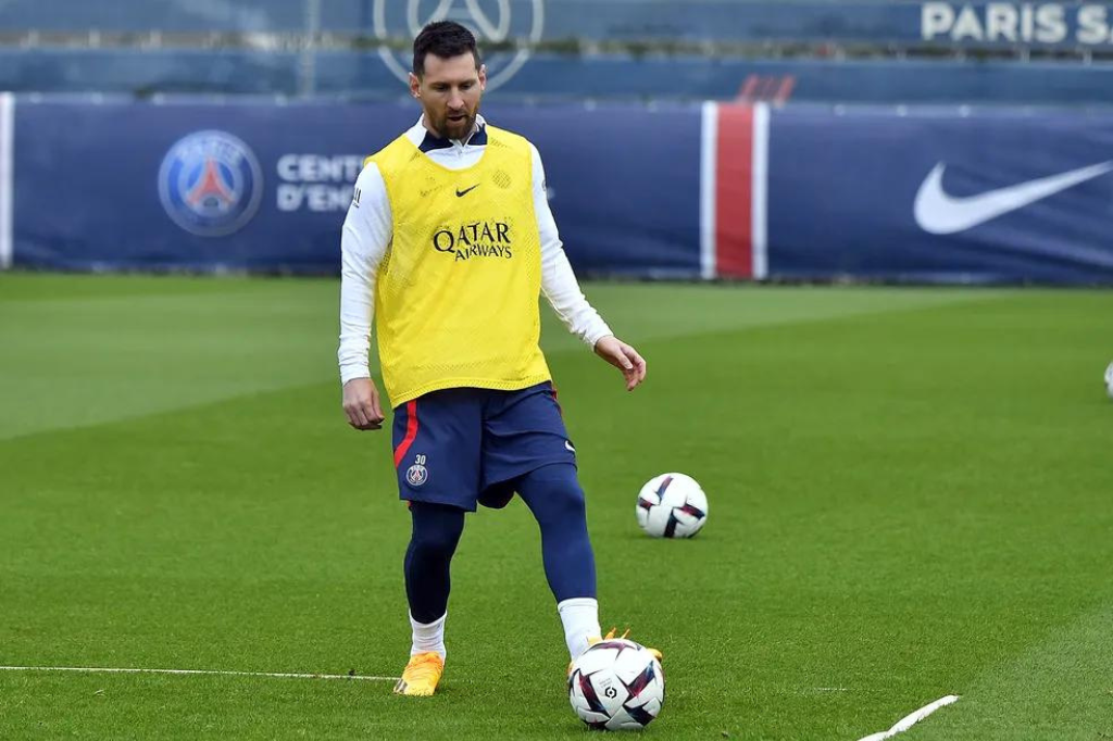  - Messi está de volta aos treinos do Paris Saint-Germain — Foto: Getty Images