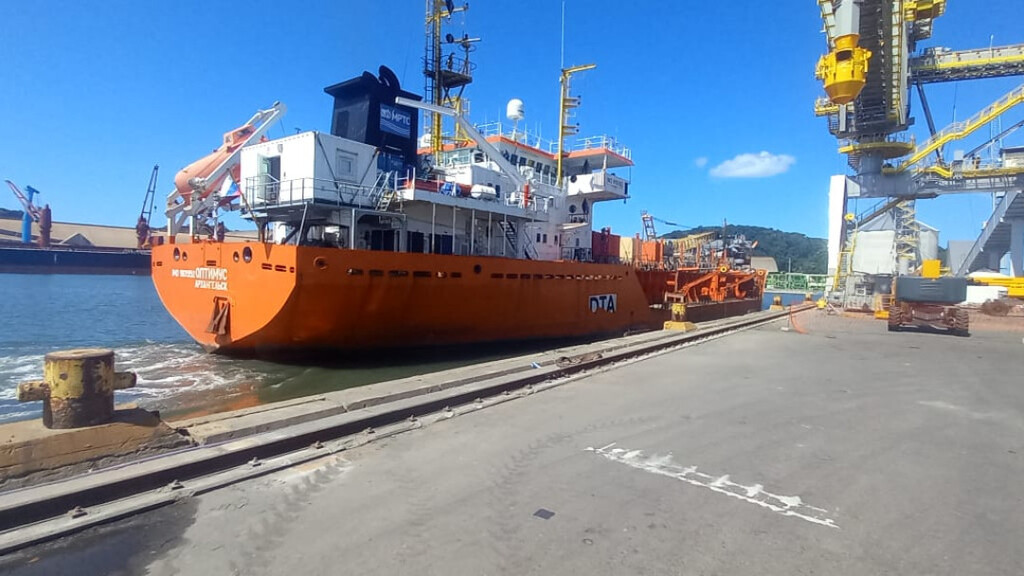 Concluída a dragagem de dois berços de atracação no Porto de São Francisco do Sul