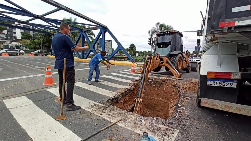 Ponte Azul está temporariamente bloqueada para obra emergencial