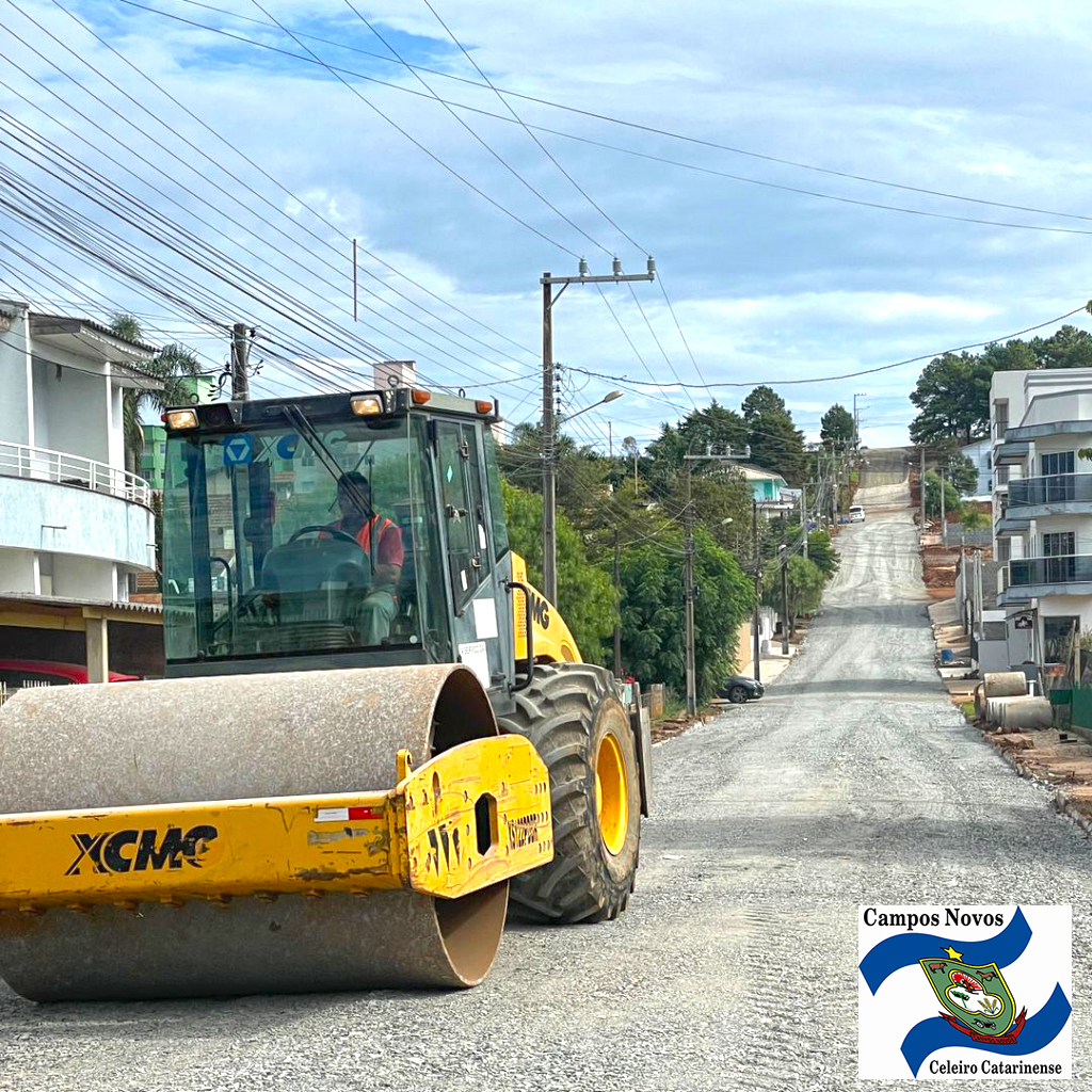 Obras de asfaltamento na Rua Benjamin Colla