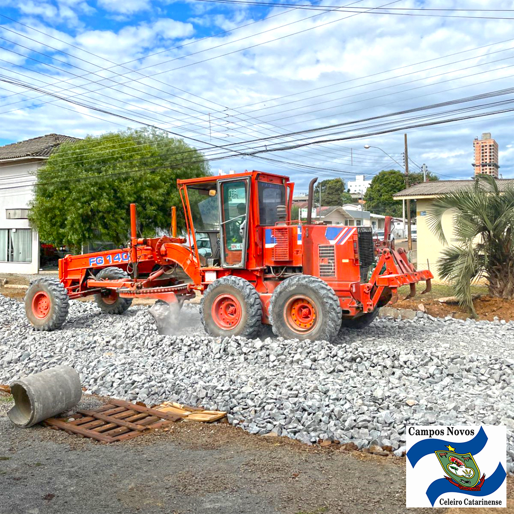 Obras de asfaltamento na Rua Benjamin Colla