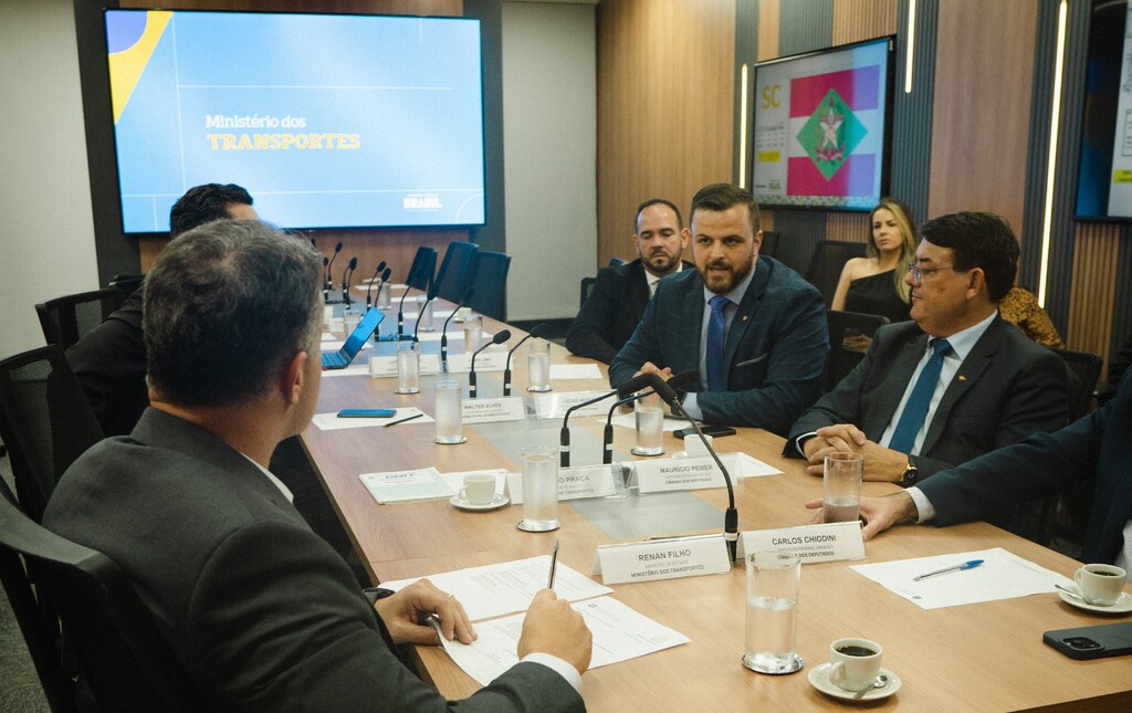 Lucas Neves faz reivindicações pela BR-282 ao ministro dos transportes