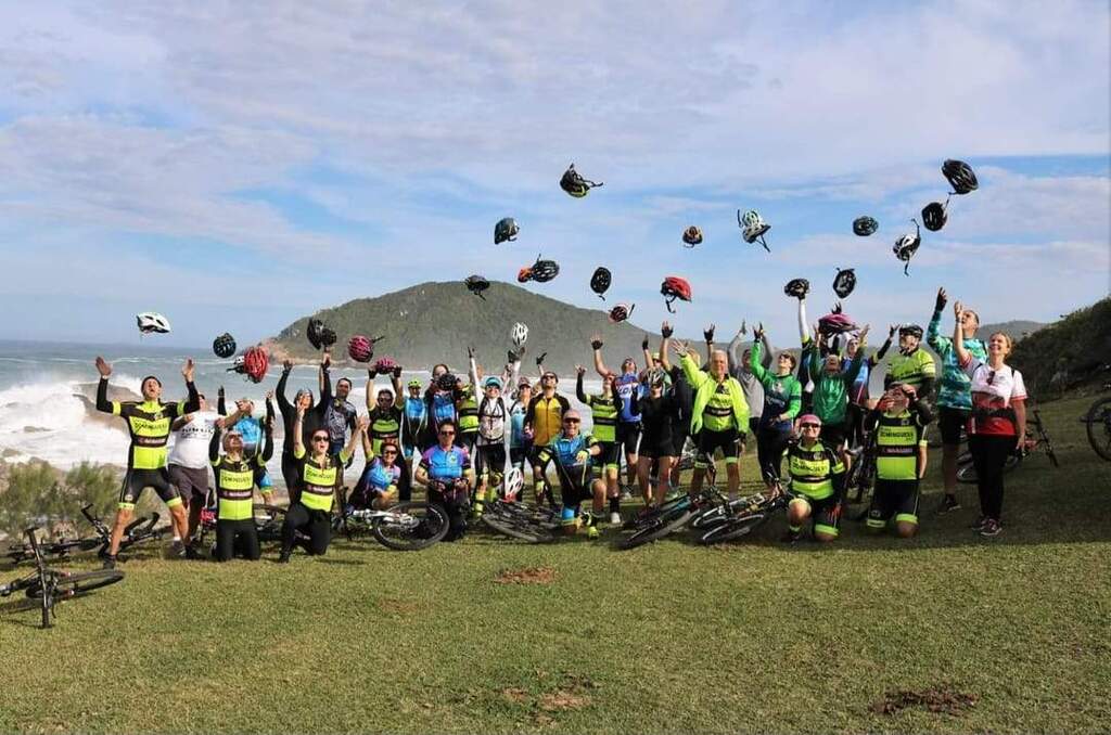 Foto: Divulgação - Às segundas, quartas e sábados, grupo se reúne com diferentes objetivos e destinos, de acordo com o estágio dos participantes