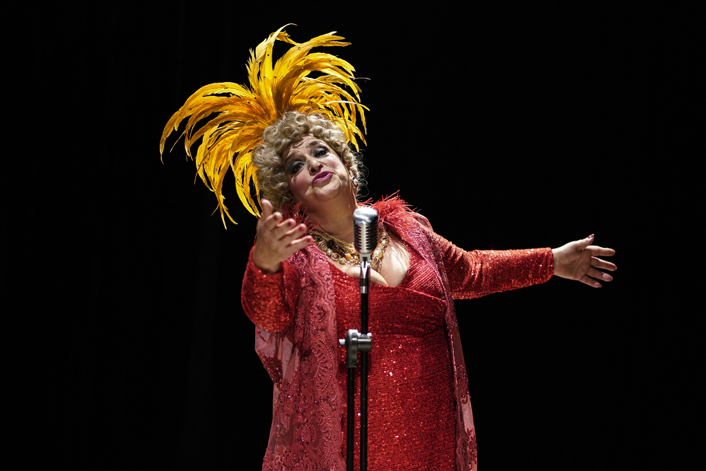 Heloisa Bortz - Especial DP - Grace vive no palco uma atriz que quer interpretar Dercy no cinema