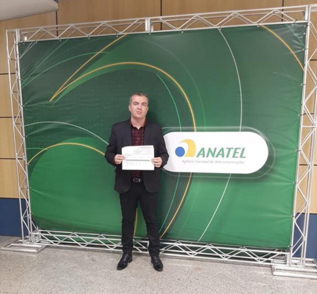PREFEITO MARCOS VENICIOS ANUNCIA 06 ANTENAS DE 
TELEFONIA PARA O MUNICÍPIO DE MORRINHOS DO SUL
