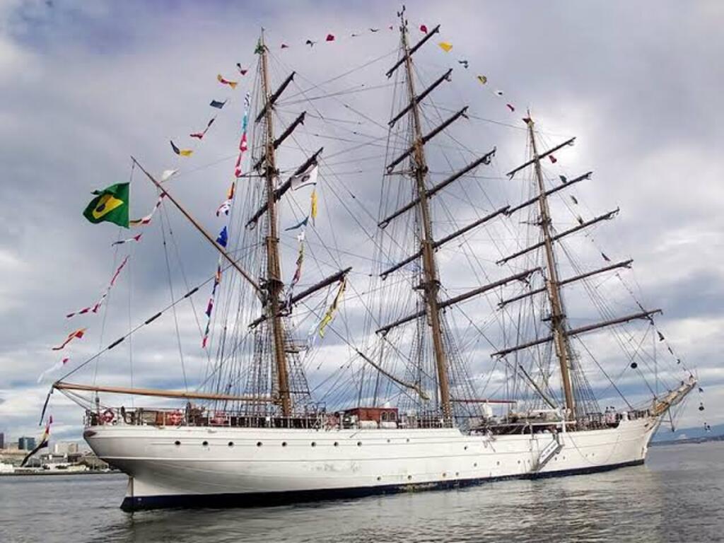 São Francisco do Sul recebe Navio Cisne Branco, símbolo da Marinha, que será aberto à visitação