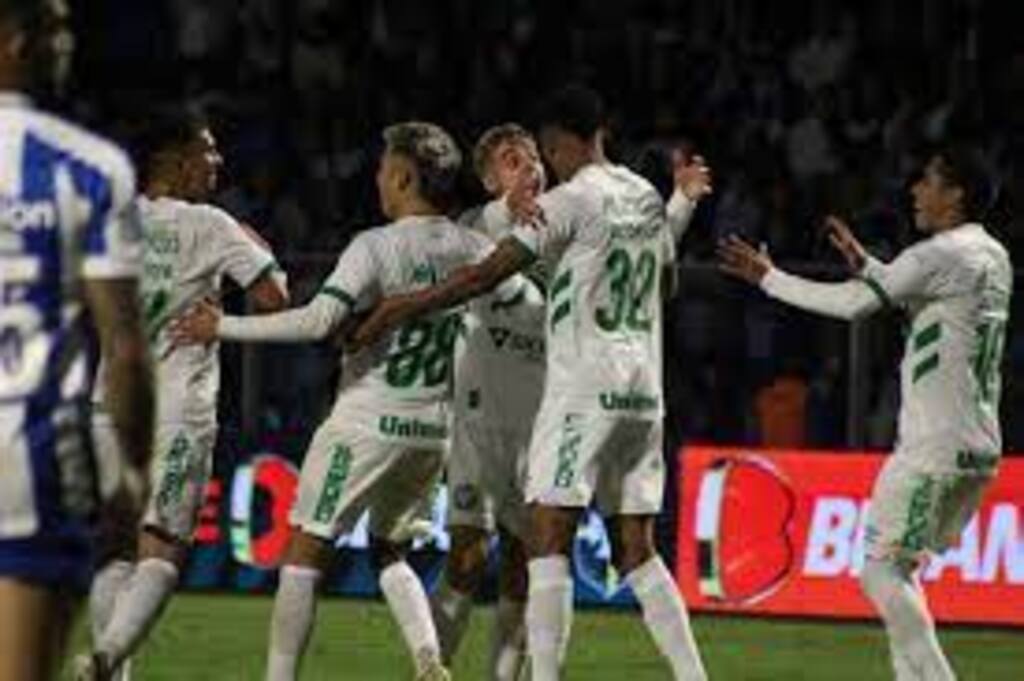 Chapecoense goleia o Avaí e vence a primeira fora de casa na Série B