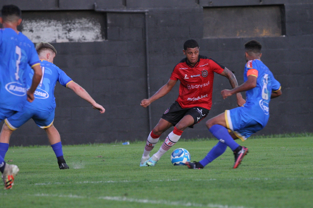 Foto: Italo Santos - Especial DP - Guilherme Beléa foi titular com a ausência do lesionado Patrick