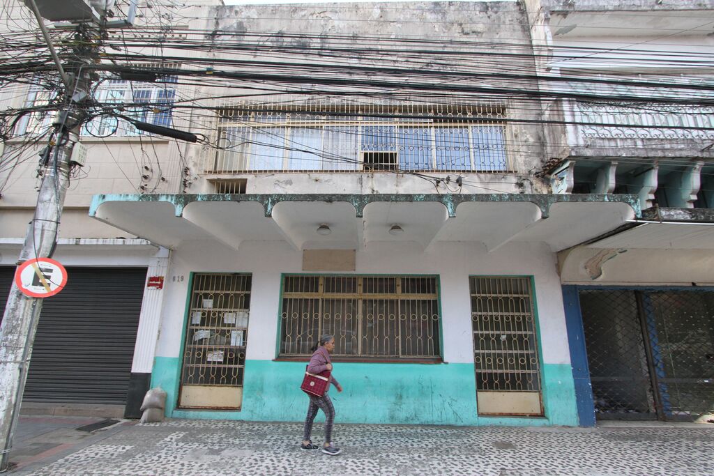 Foto: Jô Folha - DP - Em Pelotas, 36 imóveis de propriedade do Estado se encontram inativos