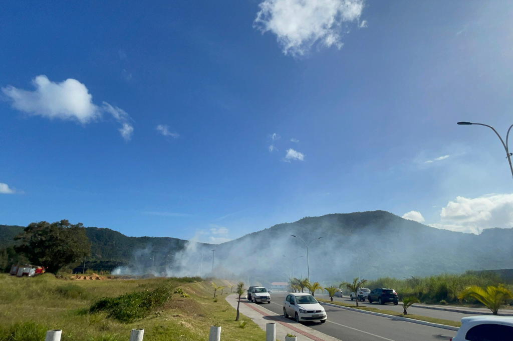 Incêndio e acidente fatal são atendidos pelos Bombeiros em Imbituba