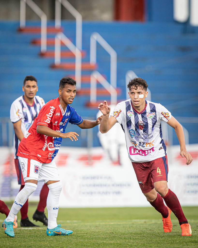 Dannyel Fraga marca duas vezes na goleada do Toledo sobre o Araucária