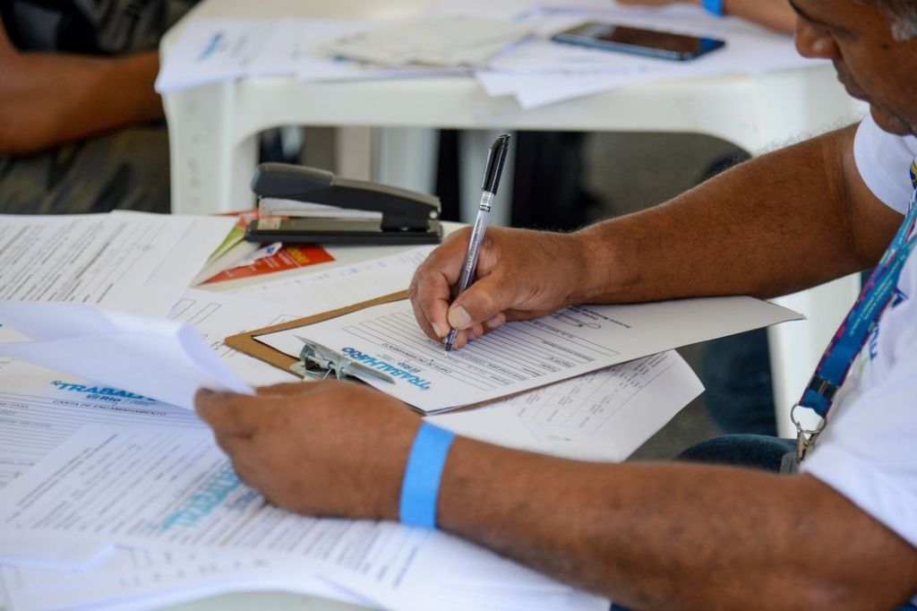 Número de trabalhadores com mais de 50 anos dobra no país