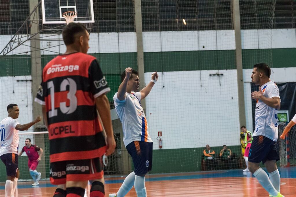 título imagem UFSM Futsal goleia o Paulista pela Série Ouro
