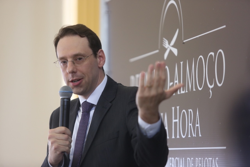 Paulo Rossi - DP - Presidente Fabrício Cagol destaca a importância da entidade no crescimento  de Pelotas e região ao longo de sua trajetória, atuando em momentos  históricos