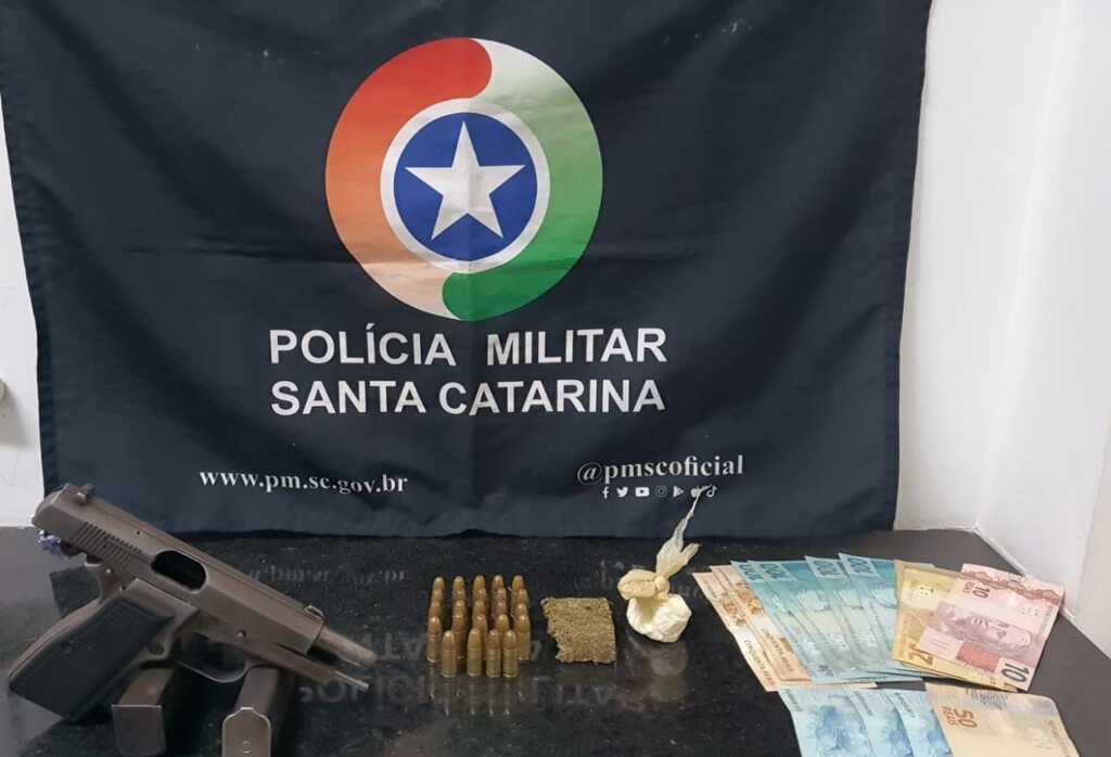 Polícia Militar prende homem por crime de tráfico internacional de drogas e de arma