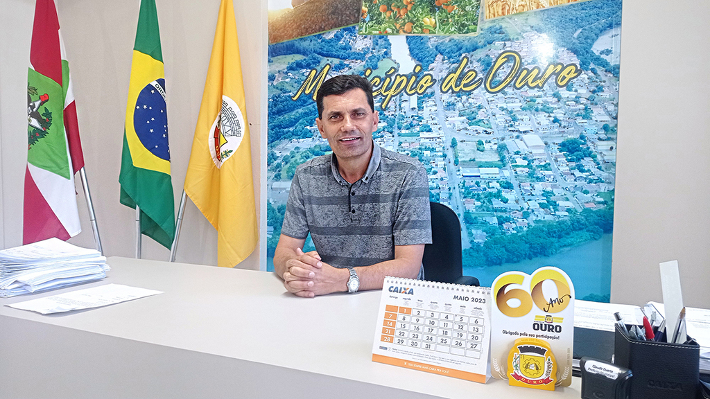 Prefeitura de Ouro investe no desenvolvimento que proporciona a pavimentação asfáltica rural