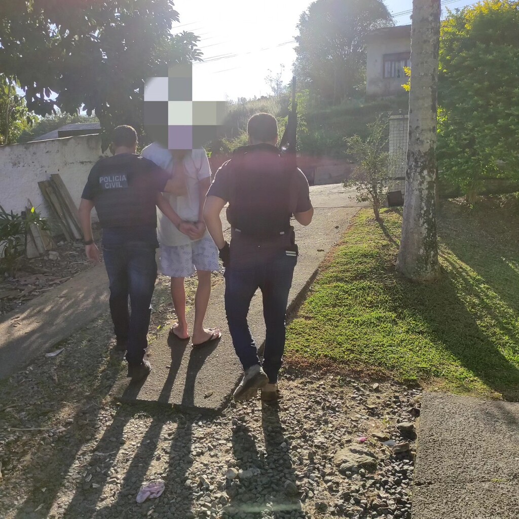 POLÍCIA CIVIL PRENDE EM FLAGRANTE SUSPEITO DE PARTICIPAR DE ORGANIZAÇÃO CRIMINOSA E PRATICAR TRÁFICO DE DROGAS EM ASCURRA