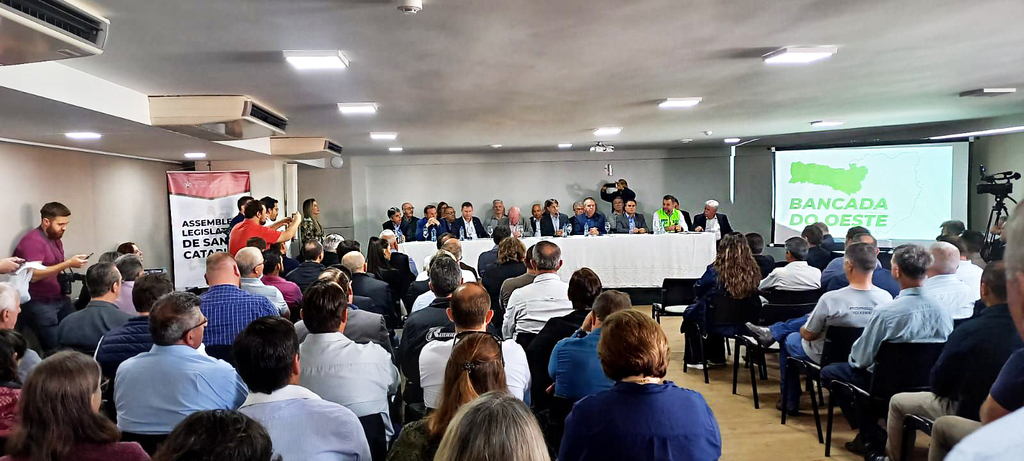 Prefeito de Capinzal participa do ciclo de audiências públicas com os deputados da Alesc