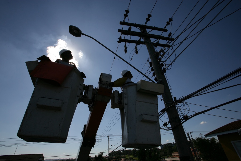 Confira os locais que ficarão sem energia elétrica nesta segunda-feira