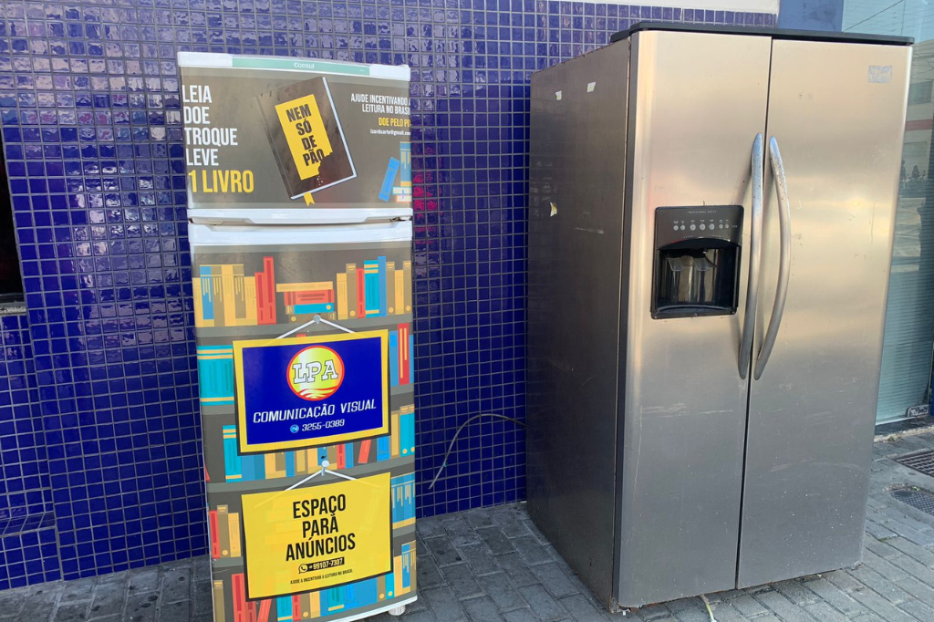 Projeto promove a leitura através de geladeiras em Imbituba