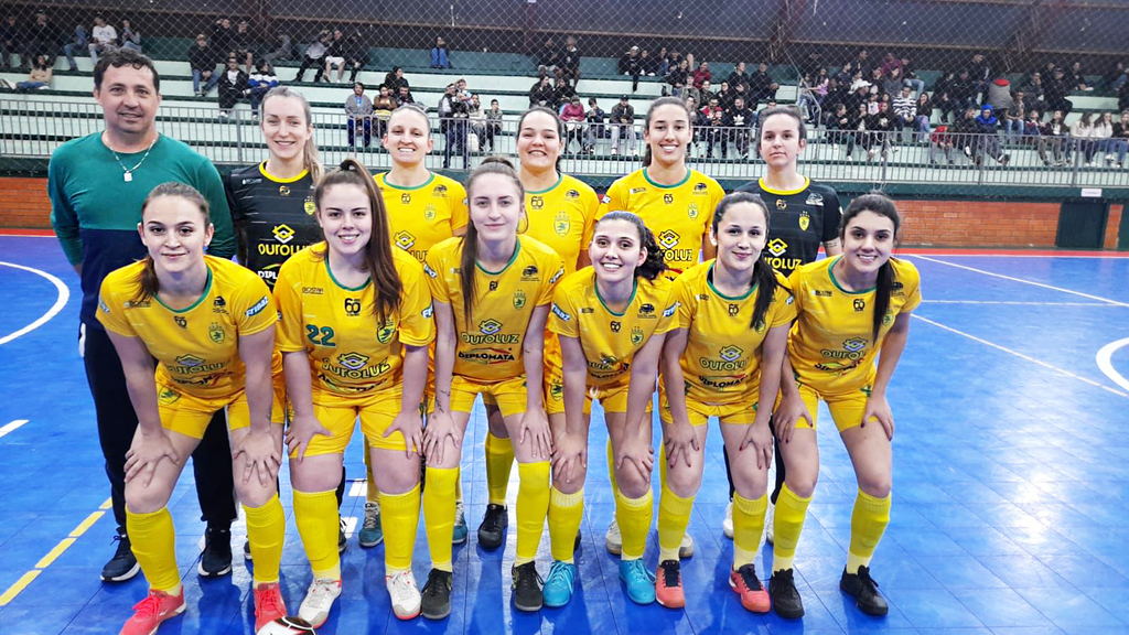 SESA - Futsal e vôlei femininos da Sesa fazem bonito no final de