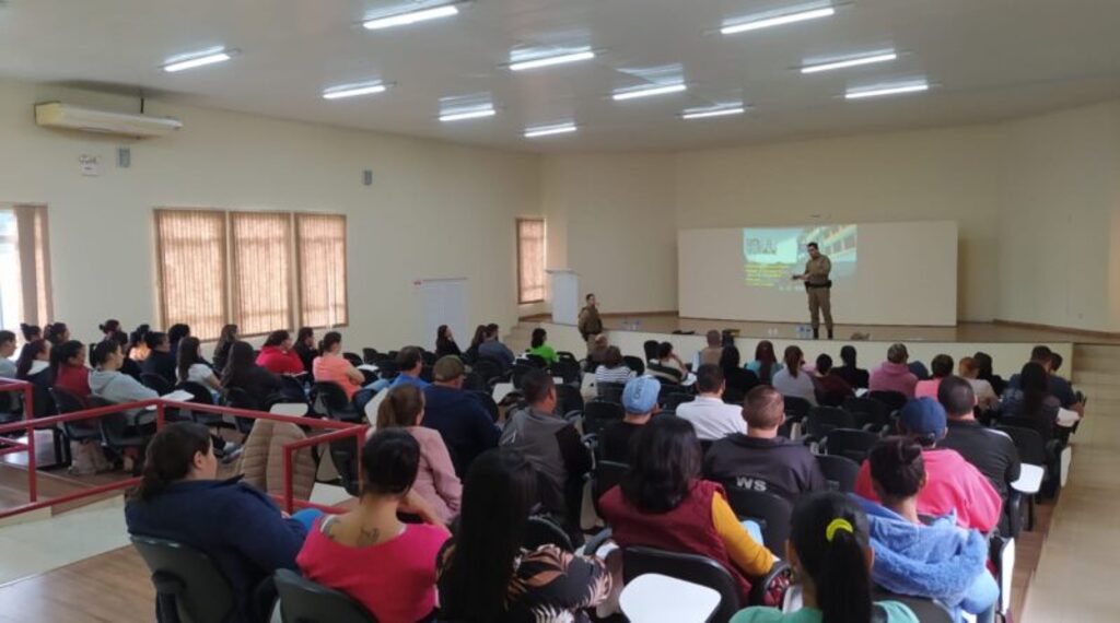 Segurança nas escolas é tema de palestra