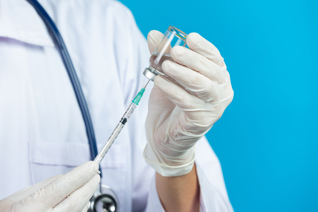 Vacinação contra a influenza continua até o fim dos estoques