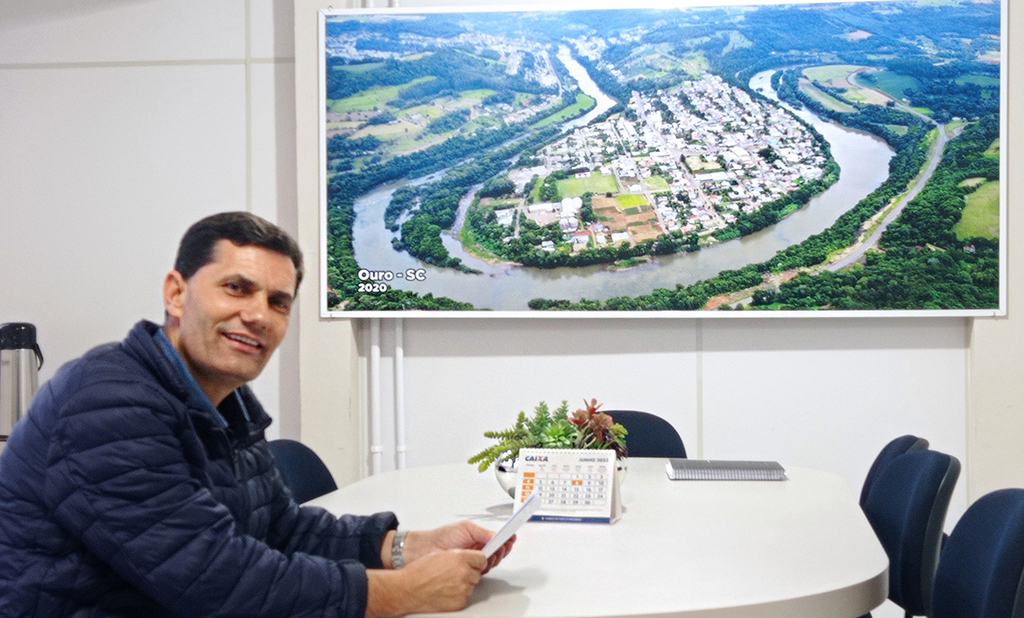 Aldo Azevedo / jornalista de O TEMPO jornal de fato - Foto legenda: Para melhores informações, O TEMPO jornal de fato em seu site, traz áudio com prefeito do município de Ouro, Claudir Duarte (Dire), o qual informa sobre a lei vigente e cada etapa do ex e atual governo.