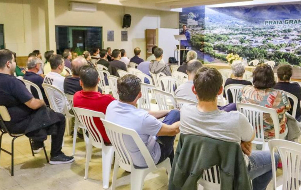 CRIADO NO MUNICÍPIO O CONSELHO DA CIDADE 
PARA DEBATER PAUTAS DE INTERESSE COLETIVO EM PRAIA GRANDE