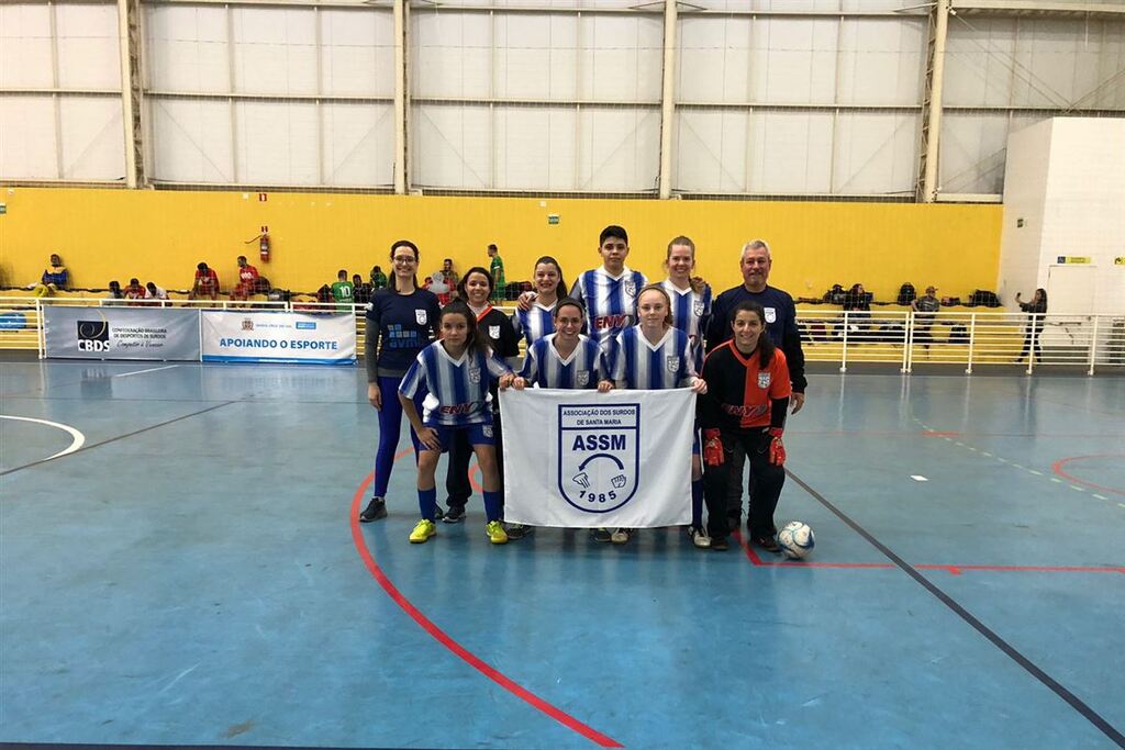 Equipe da Associação de Surdos de Santa Maria é campeã de torneio em Santa Cruz do Sul