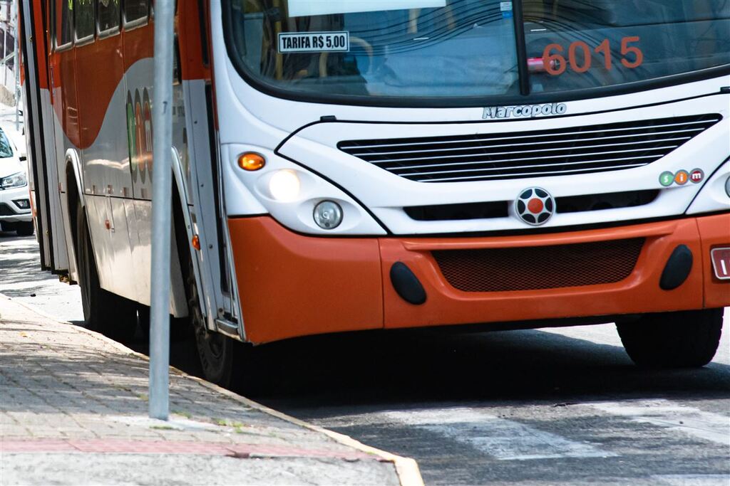 Criança é atropelada por ônibus na região norte de Santa Maria