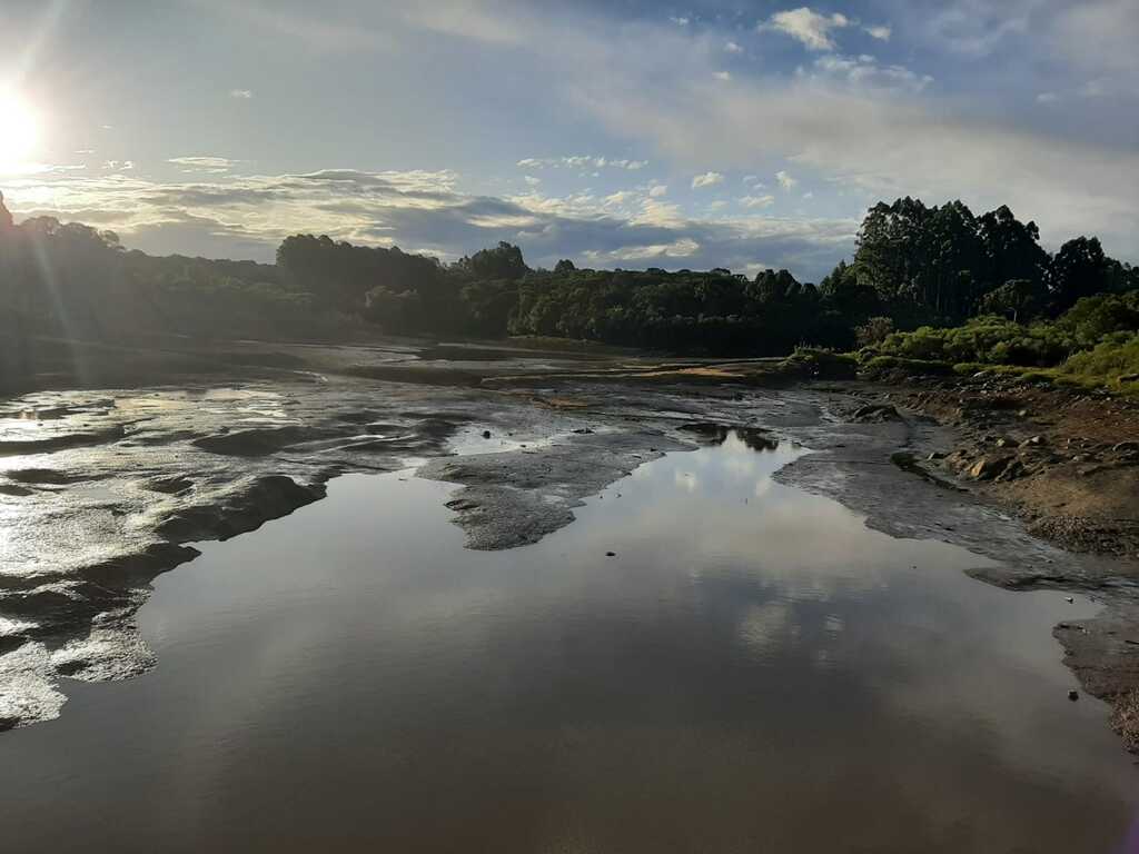 Com barragem praticamente seca, população de Caçapava do Sul enfrenta desabastecimento de água