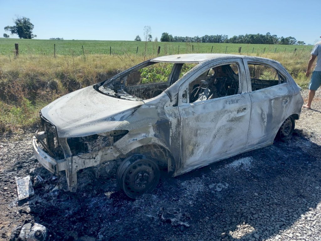 Tio e sobrinho são condenados por incendiar homem vivo dentro de carro em São Sepé