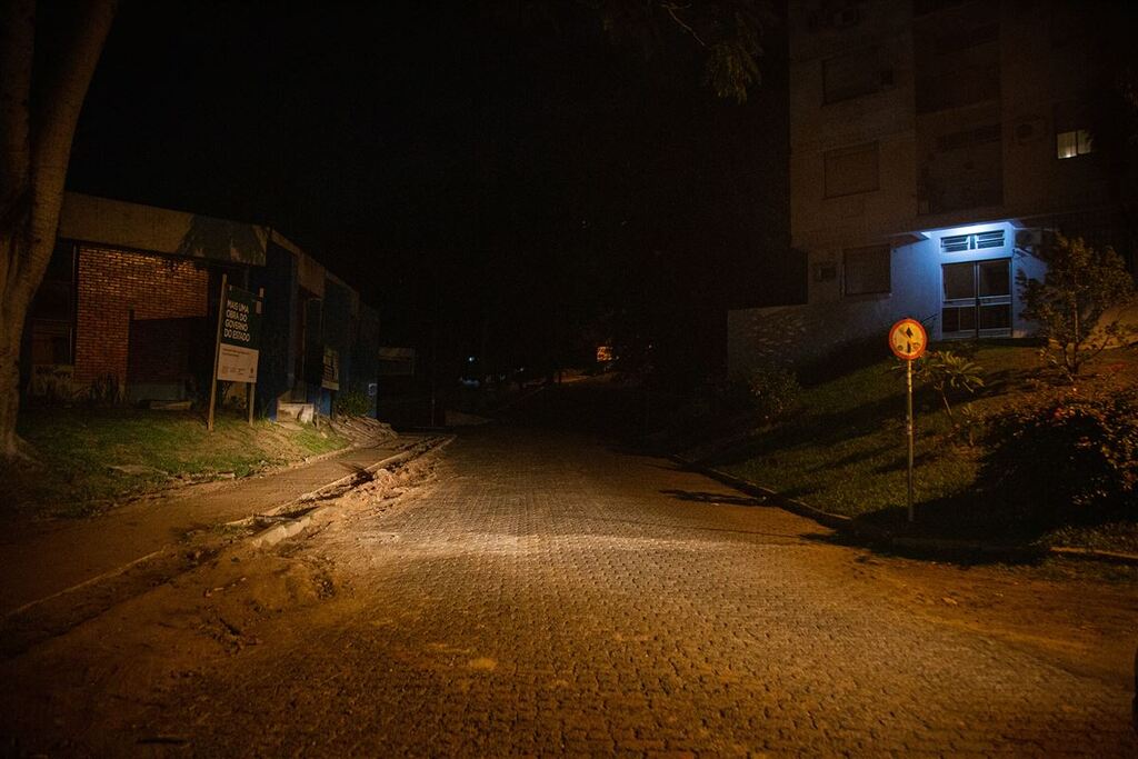 Frequentadores do Parque Itaimbé relatam dificuldades causadas pela falta de iluminação pública