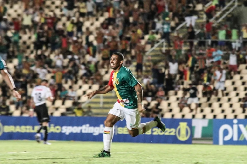 Foto: Ronald Felipe - Sampaio Corrêa - Na reta final de 2022, ele estava no Sampaio Corrêa, disputando a Série B