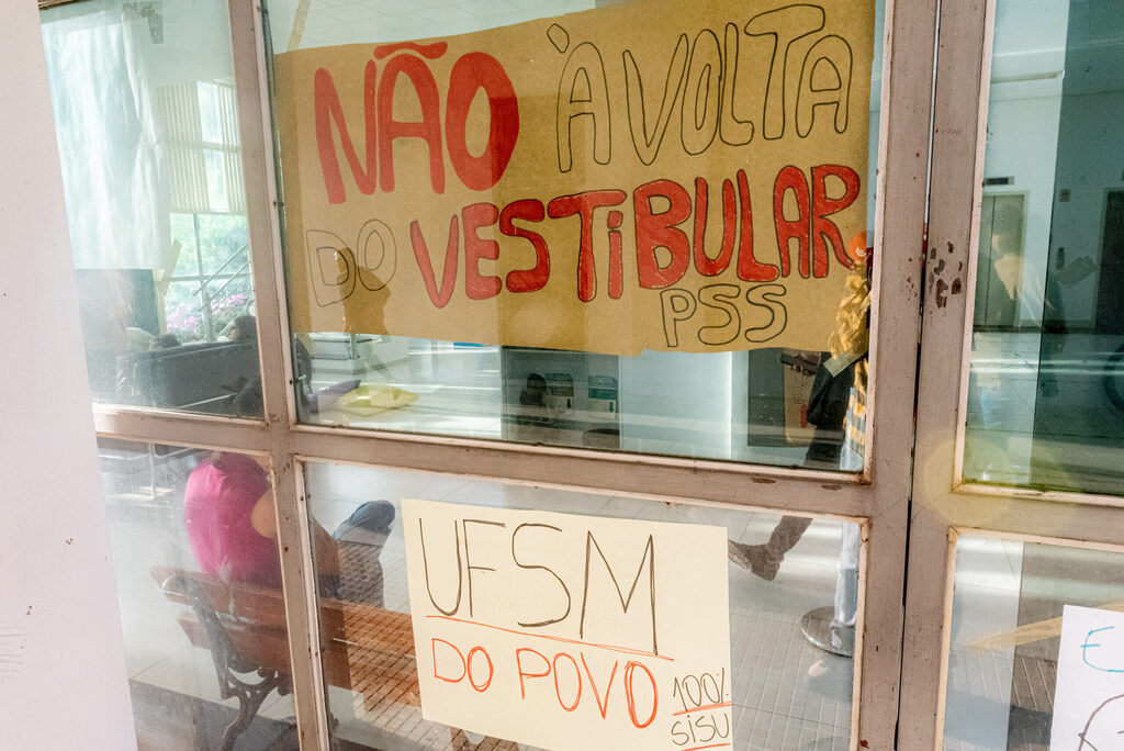 Por que o DCE é contra o vestibular como forma de ingresso na UFSM?