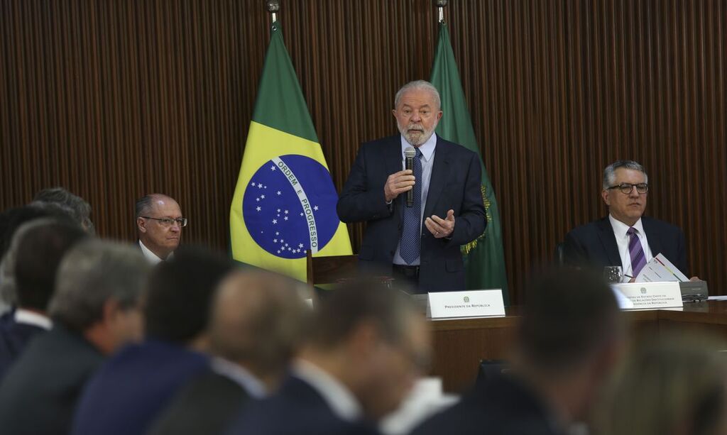 38% dos brasileiros apoiam a administração de Lula, 29% reprovam