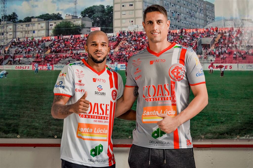 Inter-SM confirma acerto com atacante Jarro e goleiro Renan Rocha