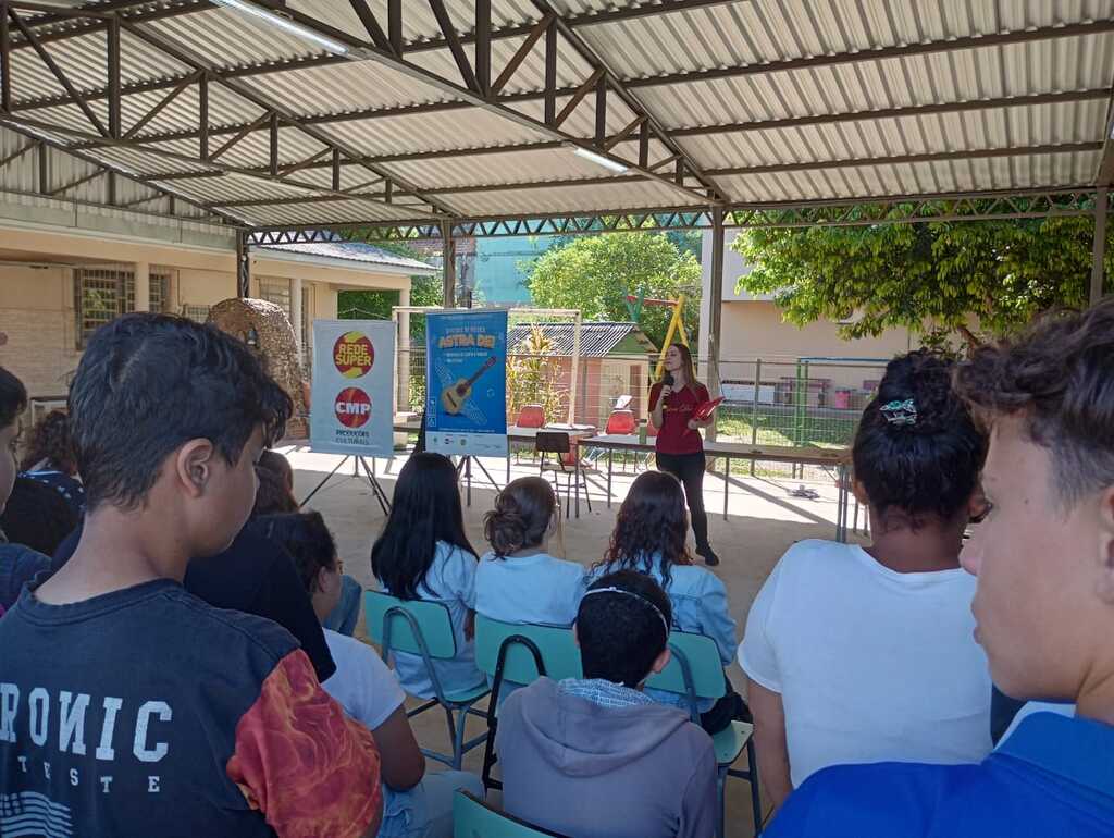 Projeto leva palestra sobre música clássica à Escola Duque de Caxias