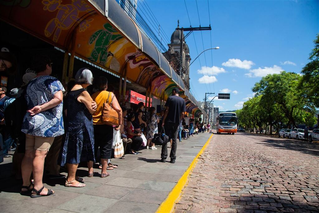 Transporte coletivo perde metade dos usuários em uma década