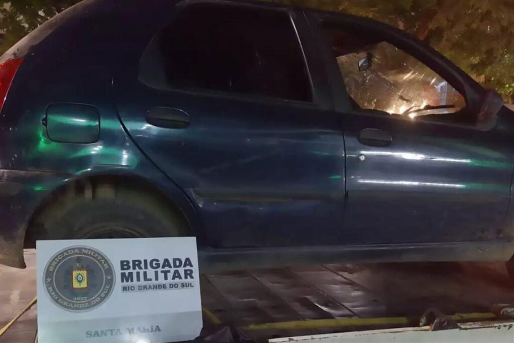 Veículo com placas adulteradas é recuperado pela Brigada Militar em Santa Maria