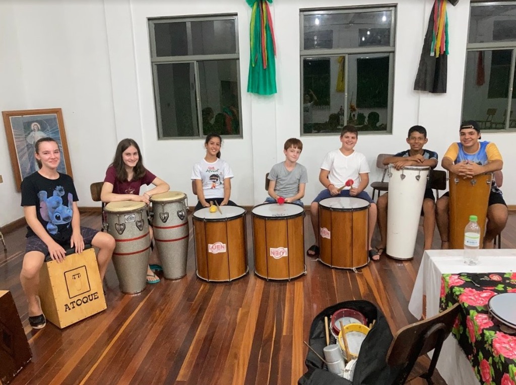 Crianças e jovens da região podem se inscrever em oficinas gratuitas de dança e música