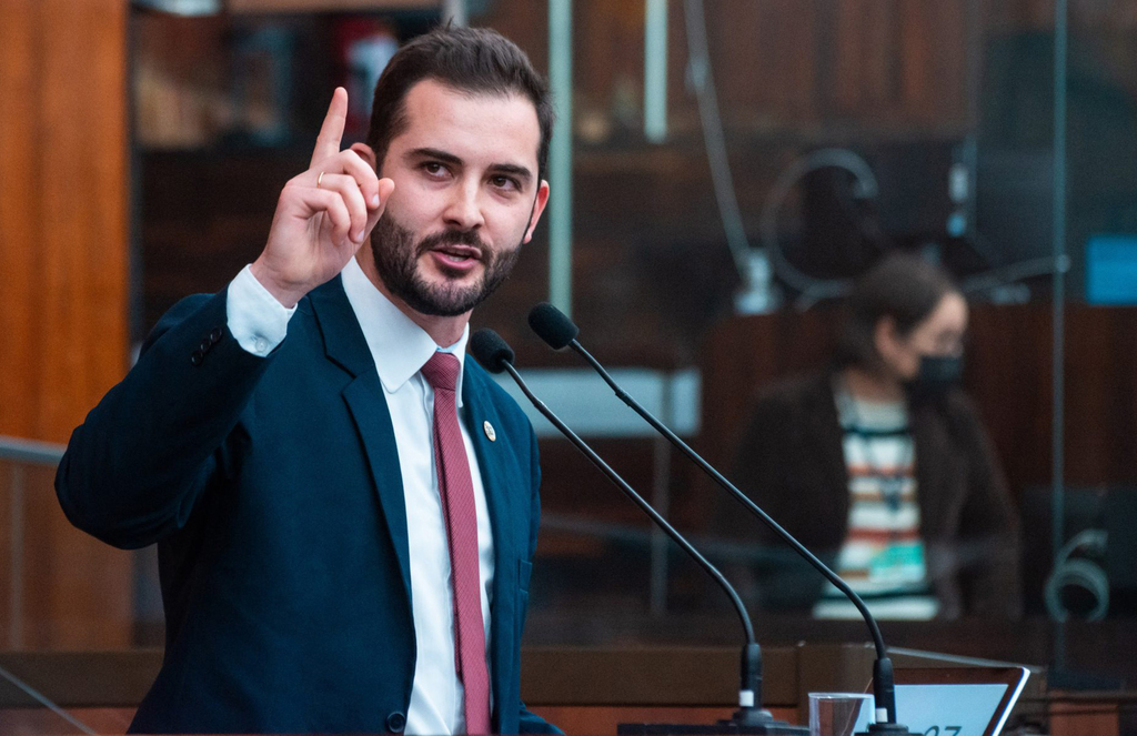 ‘A verdade é que ou o Novo usa o recurso ou o Novo acabava’, diz ex-deputado Giuseppe, sobre adesão ao Fundo Partidário