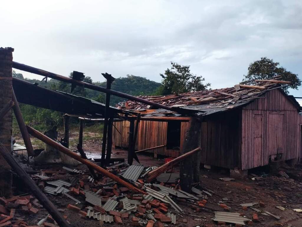 Temporal deixa estragos em município da região