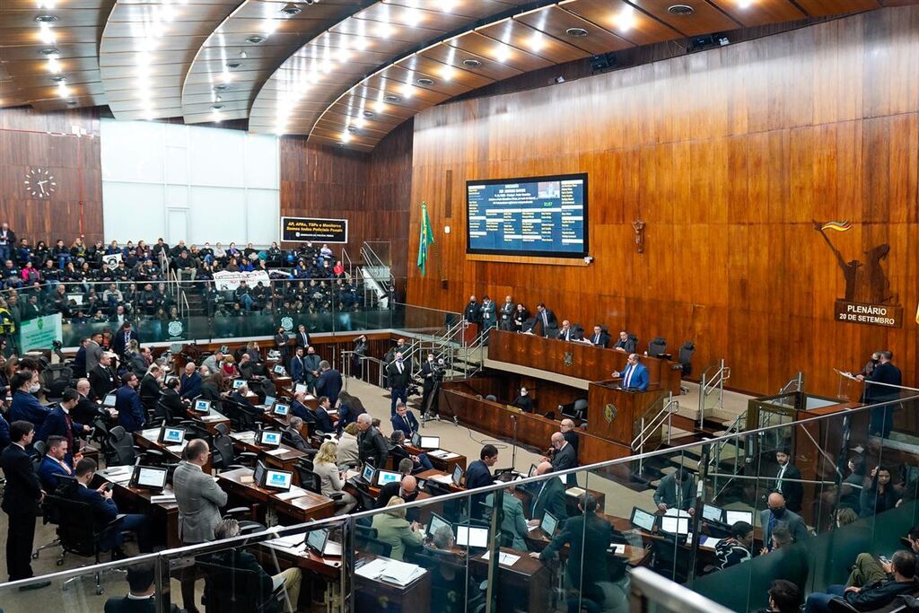 Em regime de urgência, projeto de reajuste do magistério é encaminhado para Assembleia Legislativa